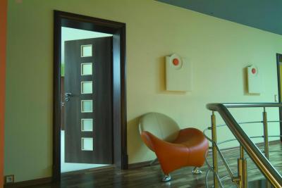 Преимущества межкомнатных дверей МДФ и ХДФ типа